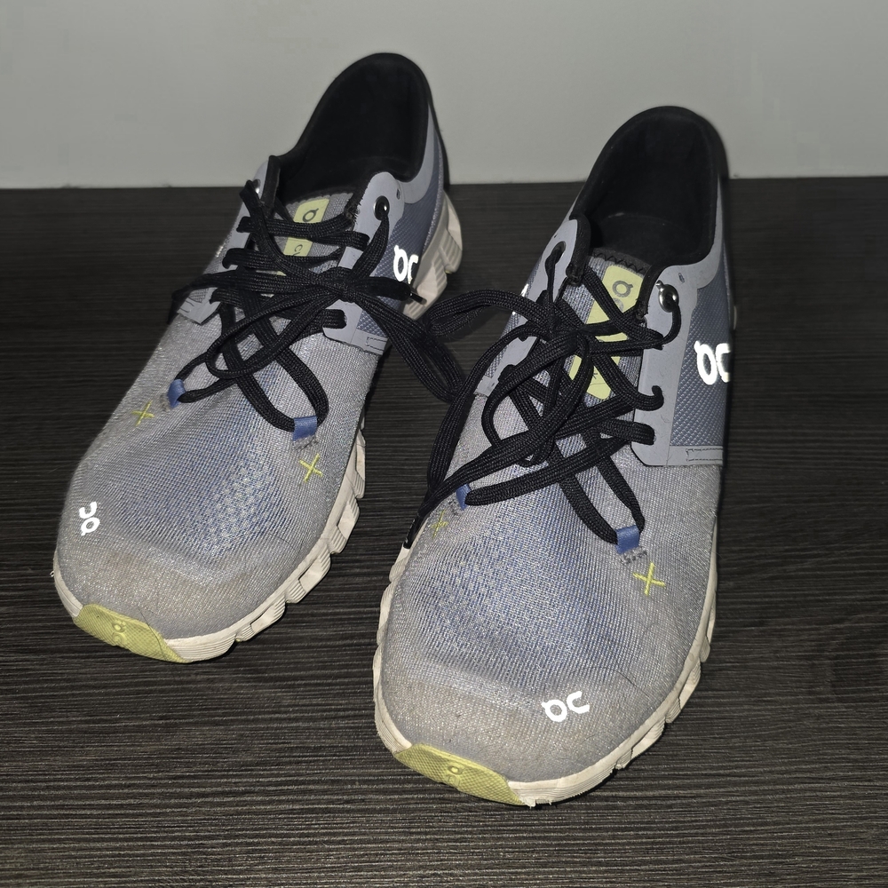 On Running Gray and Black Sneakers - Picture 6 of 6